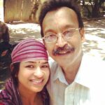 Misha Ghoshal Instagram – With my Daddy 😬 Happpyyyy B’Dayyy Papa 😬 love u 😘 #templevisit