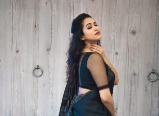 Misha Ghoshal Instagram - Black showing it’s divinity Shot for @labelmana Photography @infinity_skylight Jewelery @manjushaa_jewelry Makeup @themystiquekohl Design & Styling @mey.pandian Assisted by @niki_dili @akshayaa.ven Location @tattva_thestudio