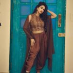 Misha Ghoshal Instagram - To all the Women who fly with their wings ❤️ wish u all a very Happy Women’s Day 🥰 Stay strong 💪🏼 spread love ❤️ Shot for @labelmana In frame @meesha.ghoshal Photography @infinity_skylight Jewelery @manjushaa_jewelry Makeup @themystiquekohl Design & Styling @mey.pandian Assisted by @niki_dili @akshayaa.ven Location @tattva_thestudio