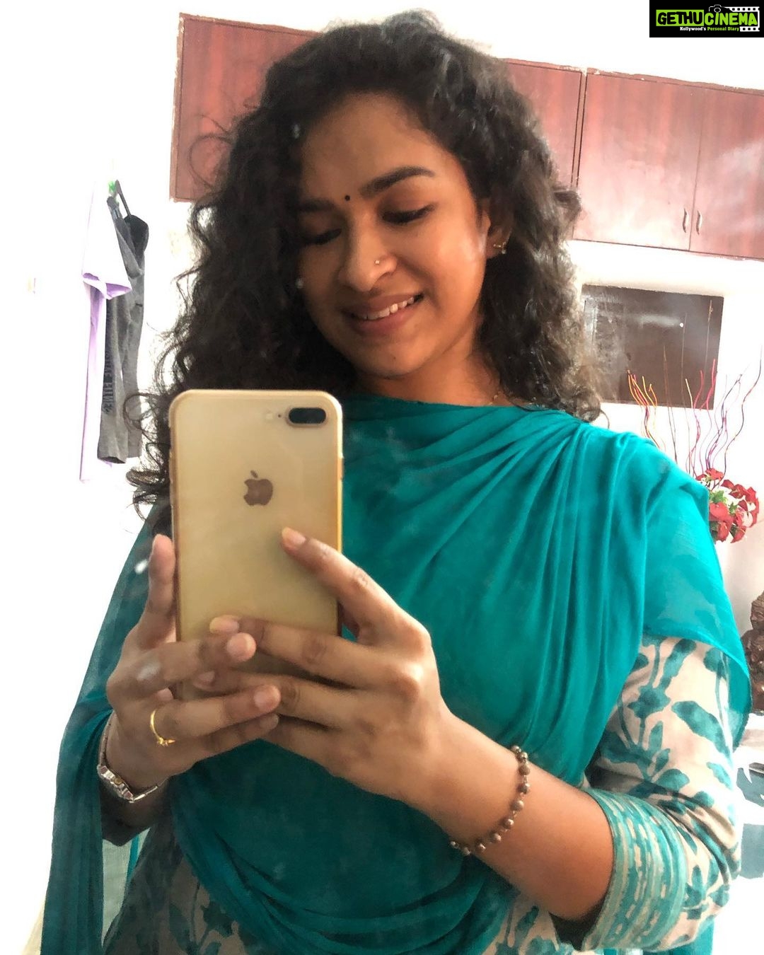 Misha Ghoshal Instagram - Hi from Yamini 😊 #yaminiBABL