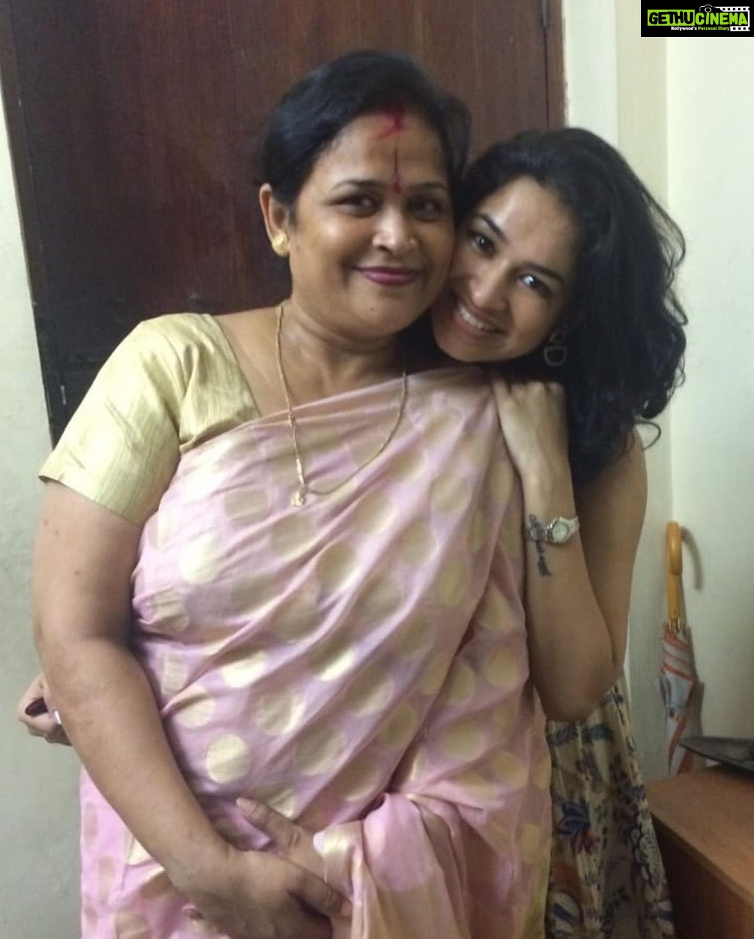 Misha Ghoshal Instagram - Happy Birthday to my World, my life, my best friend, my 1st teacher, my everything, my only reason to live and to the bestestestttttt mumma in the whole World 🎂🎉❤️ @shubrabhattacharjee I love u sooo sooo sooooo much ❤️ i wish u get every little thing u desire and i hope i’d be the one to fulfil those for you 😇 wishing u good health, happiness, success and a super long life ❤️😘❤️ (coz rmbr m here till u are )😉 love youuuu lotssss ❤️
