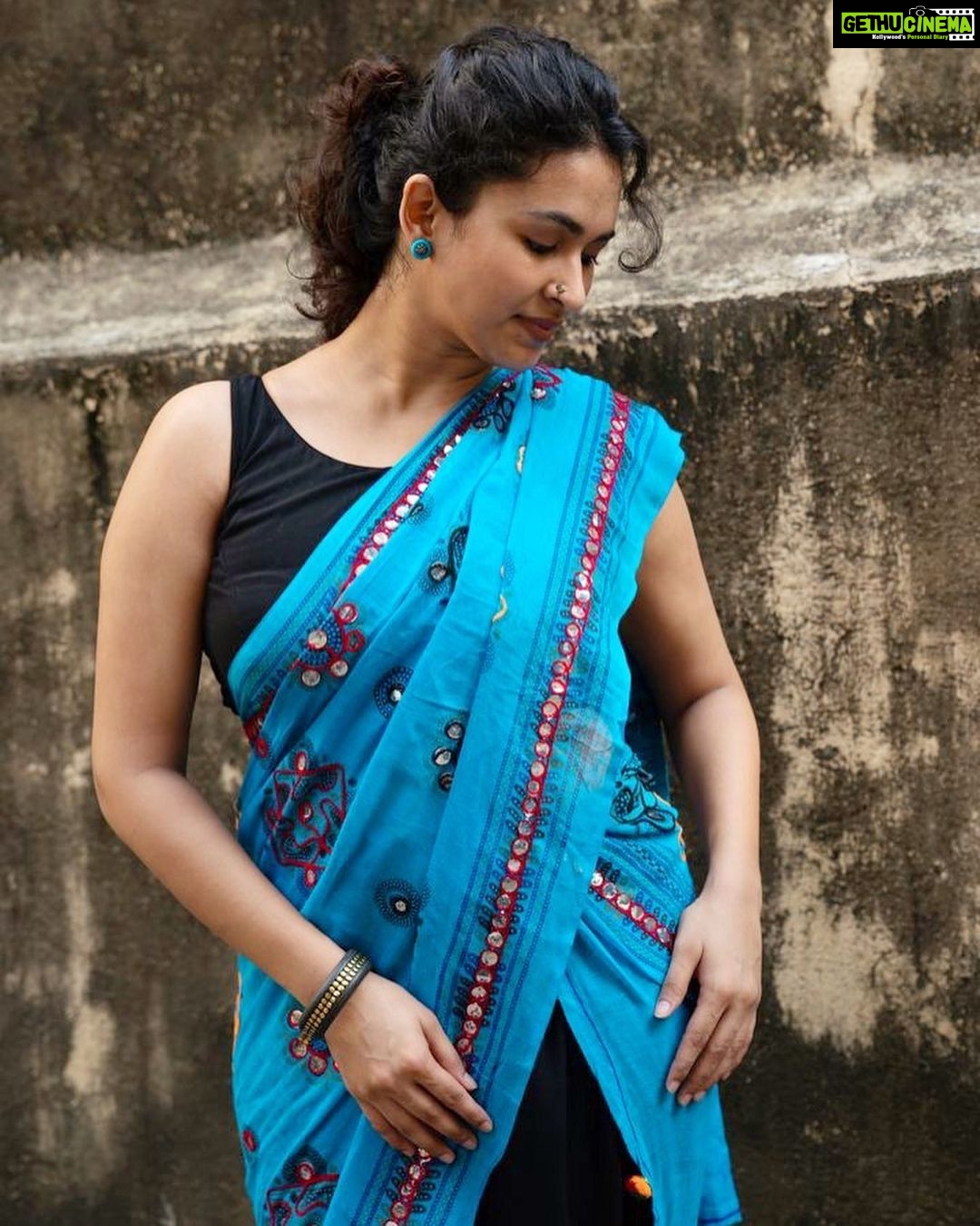 Misha Ghoshal Instagram - Made this dupatta look like a saree and felt like a stylist 😂😂😂 #smallthings #happylife PC: @subramani_somasundaram