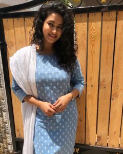Misha Ghoshal Instagram - 🌼

Wearing @useeshopapp 😊