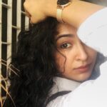 Misha Ghoshal Instagram - Bringing in the Festivities with my favourite @danielwellington. Use my code DWMEESHA to get a 15% off at checkout #danielwellington #ad