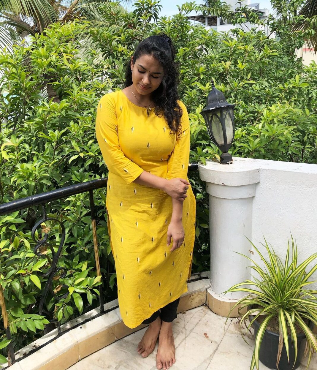Misha Ghoshal Instagram - Get ur own customised kurti stitched by @thestitches.in ❤️ the comfort of fabric will make u want to want more of them 😊