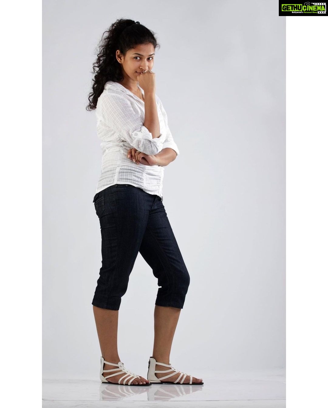 Misha Ghoshal Instagram - Here u go… Since you guys voted yes and wanted me to upload pics from this album, you can now witness my extraordinary posing skills 😂😂😂 clicked in 2011 🙈🙈🙈 clicked by @chordiapooja remember this? 😂 #majorthrowback Chennai, India