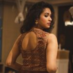 Misha Ghoshal Instagram - Shot for @labelmana In frame @meesha.ghoshal Photography @infinity_skylight Jewelery @manjushaa_jewelry Makeup @themystiquekohl Design & Styling @mey.pandian Assisted by @niki_dili @akshayaa.ven Location @tattva_thestudio