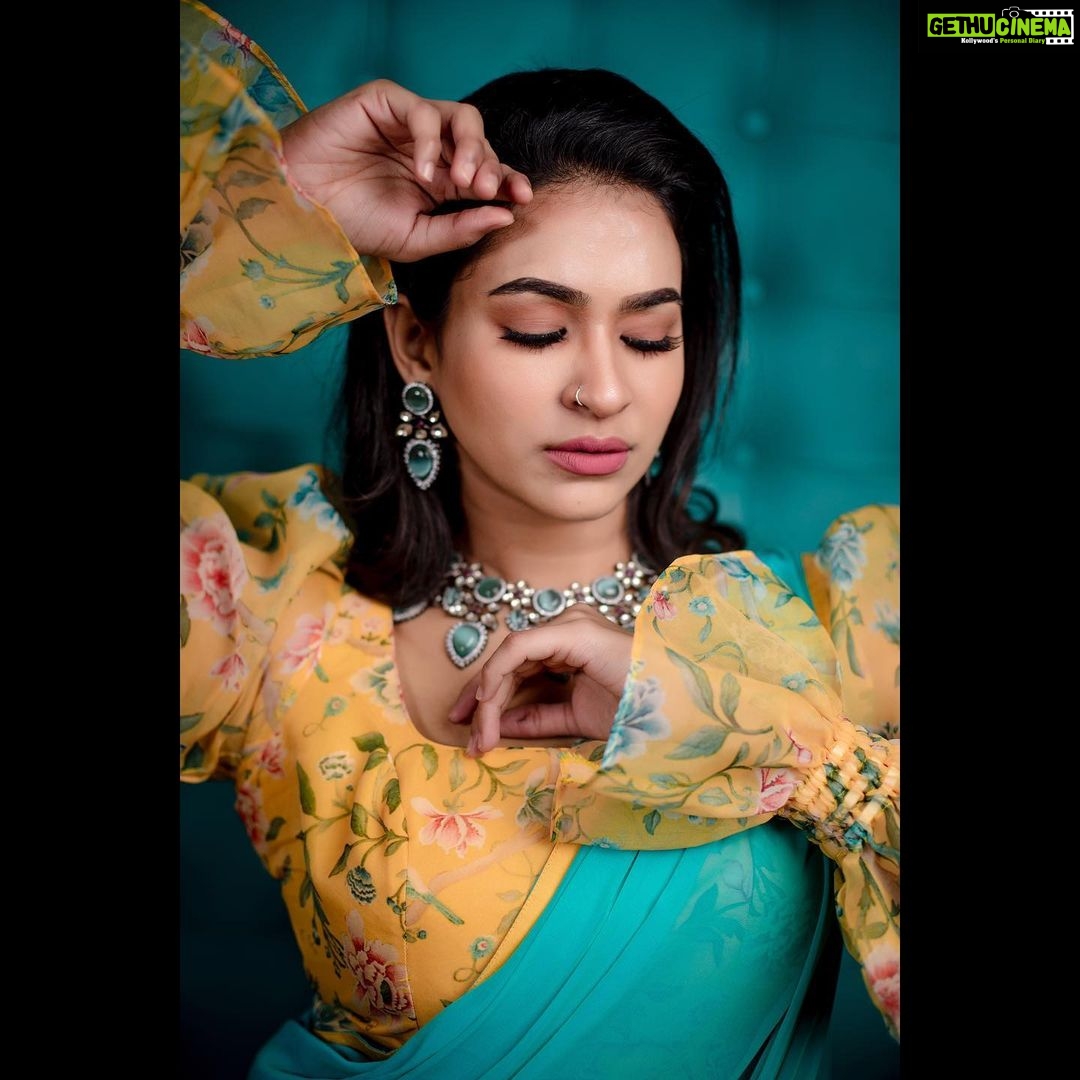 Misha Ghoshal Instagram - Wearing @ohmyfashiongod_official ❤️ Team Wardrobe : @ohmyfashiongod_official Designer : @aparnabhinay Muse : @meesha.ghoshal Photography :@kiransaphotography MUA : @artistrybyolivia Hair : @jayashree_hairstylist Styling : @uma.gomathi Jewellery : @sonalfashion Venue : @tipsy_crow_chennai #photoshoot #actor #saree boutique #fashion #shop #store #style #ootd #instafashion #fashionista #fashion #boutiqueshopping #online #shoplocal #instagood #fashionstyle #love #accessories #boutiquefashion #womensfashion #beauty