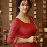 Misha Ghoshal Instagram - ✨✨ Team Wardrobe and styling: @Nirali_design_house Muse : @meesha.ghoshal Mua: @Vijiknr Photography : @arunprasath_photography Photo edit : @memoriesbysubash @subash1010 Jewellary: @bronzerbridaljewellery Location: @novotelchennaiomr Special thanks to : @weddingvows.in , @itsme_daksh @rays_of_eternal_sunshine #traditional #halfsaree #photoshoot #collaboration #instagram #instagood #instamood #nirali #indianactress #actorlife #makeover