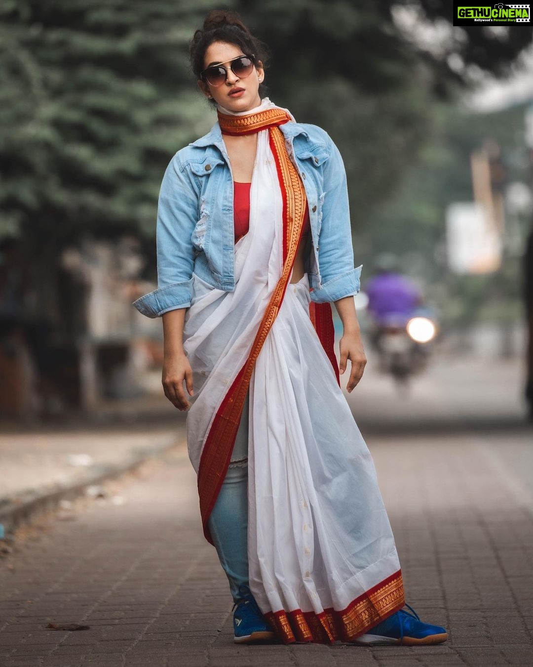 Misha Ghoshal Instagram - When u can’t decide between ur fav denims and a saree lol 😂 Designer: @styleupramyasekar Saree : @dd_silkhouse. blouse: @ramya_sekar_design_studio MUA: @devismakeupartistry hairstylist: @rama_sareedrapist Jewellery: @chennai_jazz Photography: @portraitsbyunni and @infinity_skylight #photography #photoshoot #styling #fushion #chennai #omr #denimjacket #denim #saree #actor #actorslife #shoot