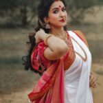Misha Ghoshal Instagram - Maa Durga ✨ The power #happynavratri #happydurgapuja #bengali #festival #photoshoot #shootmode #makeover #beach Designer: @styleupramyasekar Saree : @dd_silkhouse. blouse: @ramya_sekar_design_studio MUA: @devismakeupartistry hairstylist: @rama_sareedrapist Jewellery: @chennai_jazz Photography: @portraitsbyunni and @infinity_skylight ECR