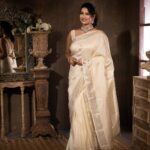 Misha Ghoshal Instagram - A white saree always speaks for itself ✨ H&M: @malathi_makeupartist Jewellery: @aaranyarentaljewellery Photography: @vickasraja_vr Assist: @greyshadowphotography Costume Brand @mabia_mb Designer @priyaregan_84 ... ... ... #traditional #chennaimakeupartist #adshoot #studiophotography #tamilfilmindustry #southindian #indianlook #actress #actresslife #kanchipuramsaree #chennai #chennaiphotographer #chennaimodels #dm #collab #shoot #meeshaghoshal #misha IStills