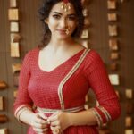 Misha Ghoshal Instagram - ✨✨ Team Wardrobe and styling: @Nirali_design_house Muse : @meesha.ghoshal Mua: @Vijiknr Photography : @arunprasath_photography Photo edit : @memoriesbysubash @subash1010 Jewellary: @bronzerbridaljewellery Location: @novotelchennaiomr Special thanks to : @weddingvows.in , @itsme_daksh @rays_of_eternal_sunshine #traditional #halfsaree #photoshoot #collaboration #instagram #instagood #instamood #nirali #indianactress #actorlife #makeover
