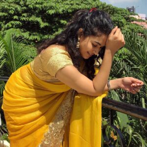 Misha Ghoshal Instagram - Yellow makes me glow ✨✨✨