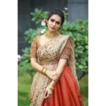 Misha Ghoshal Instagram - ✨✨✨ Team Wardrobe and styling: @Nirali_design_house Muse : @meesha.ghoshal Mua: @Vijiknr Photography : @arunprasath_photography Photo edit : @memoriesbysubash @subash1010 Jewellary: @bronzerbridaljewellery Location: @novotelchennaiomr Special thanks to : @weddingvows.in , @itsme_daksh @rays_of_eternal_sunshine #traditional #halfsaree #photoshoot #collaboration #instagram #instagood #instamood #nirali #indianactress #actorlife #makeover