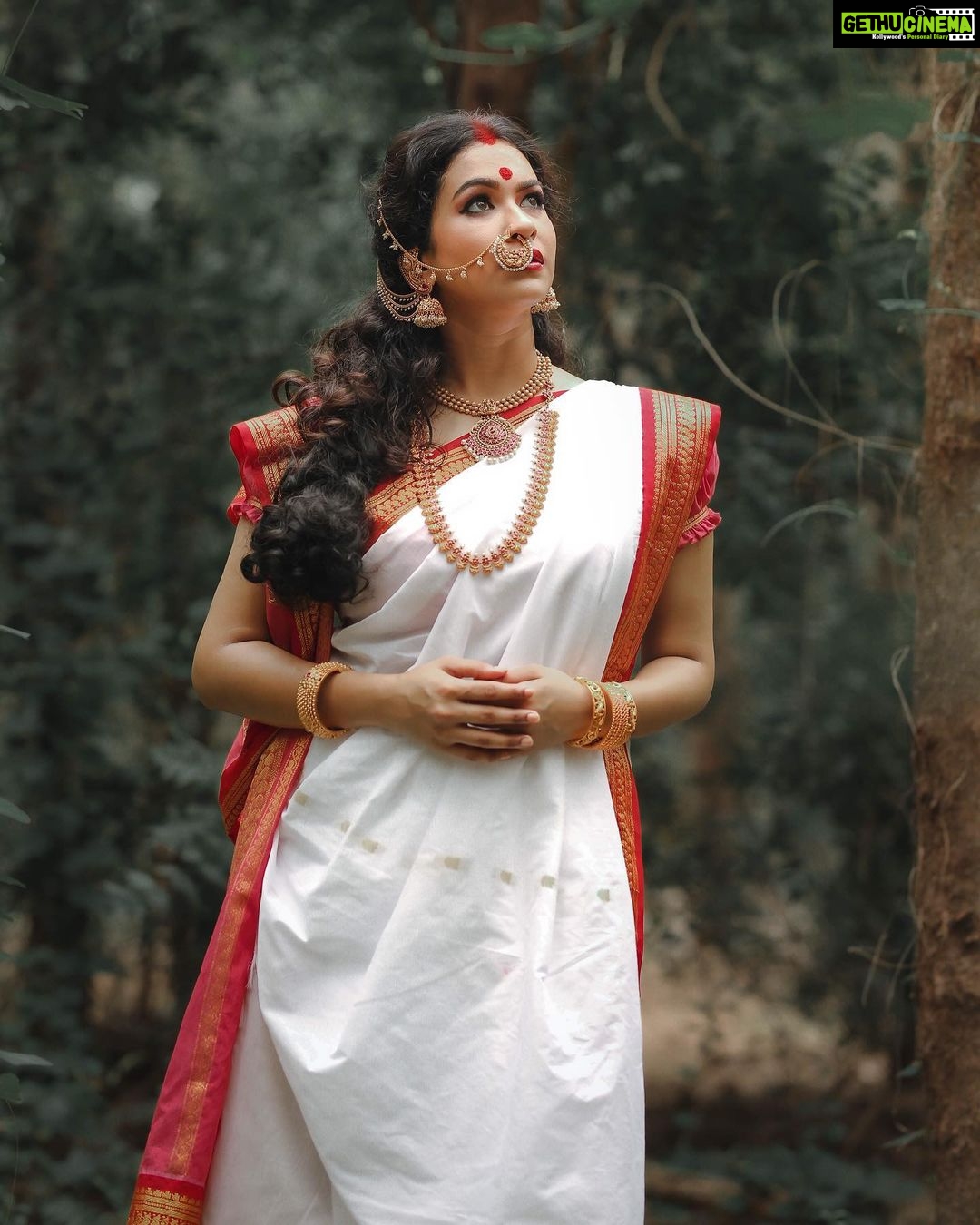 Misha Ghoshal Instagram - Maa Durga ✨ The power #happynavratri #happydurgapuja #bengali #festival #photoshoot #shootmode #makeover #beach Designer: @styleupramyasekar Saree : @dd_silkhouse. blouse: @ramya_sekar_design_studio MUA: @devismakeupartistry hairstylist: @rama_sareedrapist Jewellery: @chennai_jazz Photography: @portraitsbyunni and @infinity_skylight ECR