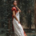 Misha Ghoshal Instagram - Maa Durga ✨ The power #happynavratri #happydurgapuja #bengali #festival #photoshoot #shootmode #makeover #beach Designer: @styleupramyasekar Saree : @dd_silkhouse. blouse: @ramya_sekar_design_studio MUA: @devismakeupartistry hairstylist: @rama_sareedrapist Jewellery: @chennai_jazz Photography: @portraitsbyunni and @infinity_skylight ECR