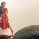 Misha Ghoshal Instagram - Maa Durga 😇 she visits us every yr this time to shower all her blessings, love, happiness nd many more ❤️ Happy Panchami 😇 #happynavratri #happydurgapuja #bengali #festival #photoshoot #shootmode #makeover #beach Designer: @styleupramyasekar Saree : @dd_silkhouse. blouse: @ramya_sekar_design_studio MUA: @devismakeupartistry hairstylist: @rama_sareedrapist Jewellery: @chennai_jazz Photography: @portraitsbyunni and @infinity_skylight