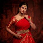 Misha Ghoshal Instagram - Vamika ✨ Outfit and styling: @mabia_mb Costume Brand @mabia_mb Designer @priyaregan_84 H&M: @malathi_makeupartist Jewellery: @aaranyarentaljewellery Photography: @vickasraja_vr Assist: @greyshadowphotography ... ... ... #traditional #chennaimakeupartist #adshoot #studiophotography #tamilfilmindustry #southindian #indianlook #actress #actresslife #kanchipuramsaree #chennai #chennaiphotographer #dm #collab #shoot #meeshaghoshal #misha