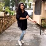 Misha Ghoshal Instagram - Monday mood 😊 Challenge excepted @ishaara_nair ❤️ nd thank u so much for pushing me…finally got the courage to do nd post this reel 😊 felt super conscious dancing after ages but had a lot of fun, went back to many old memories nd ya more dancing videos coming up soon 😉 😂 #reelitfeelit #reels #dance #afterages #showlove