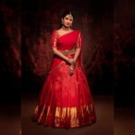 Misha Ghoshal Instagram – Vamika ✨

Outfit and styling: @mabia_mb
Costume Brand  @mabia_mb 
Designer @priyaregan_84
H&M: @malathi_makeupartist
Jewellery: @aaranyarentaljewellery
Photography: @vickasraja_vr
Assist: @greyshadowphotography
…
…
…

#red #confident 
#traditional #chennaimakeupartist #adshoot #studiophotography #tamilfilmindustry #southindian #indianlook #actress #actresslife #kanchipuramsaree #chennai #chennaiphotographer #dm #collab #shoot #meeshaghoshal #misha