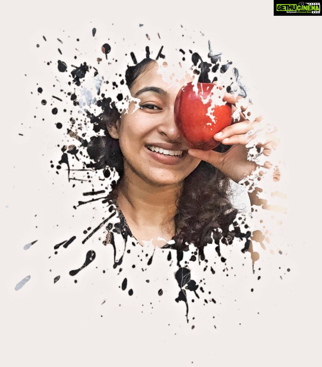 Misha Ghoshal Instagram - Clicking an apple🍎with an Apple📱 buhuhahahahaha the worst PJ u will ever hear 😂😂😂 #timepass #filterfun #perksofshooting