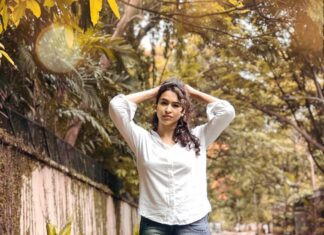 Misha Ghoshal Instagram - Only boring ppl get bored staying alone... entertain urself nd most importantly love urself ❤️ #noboredom