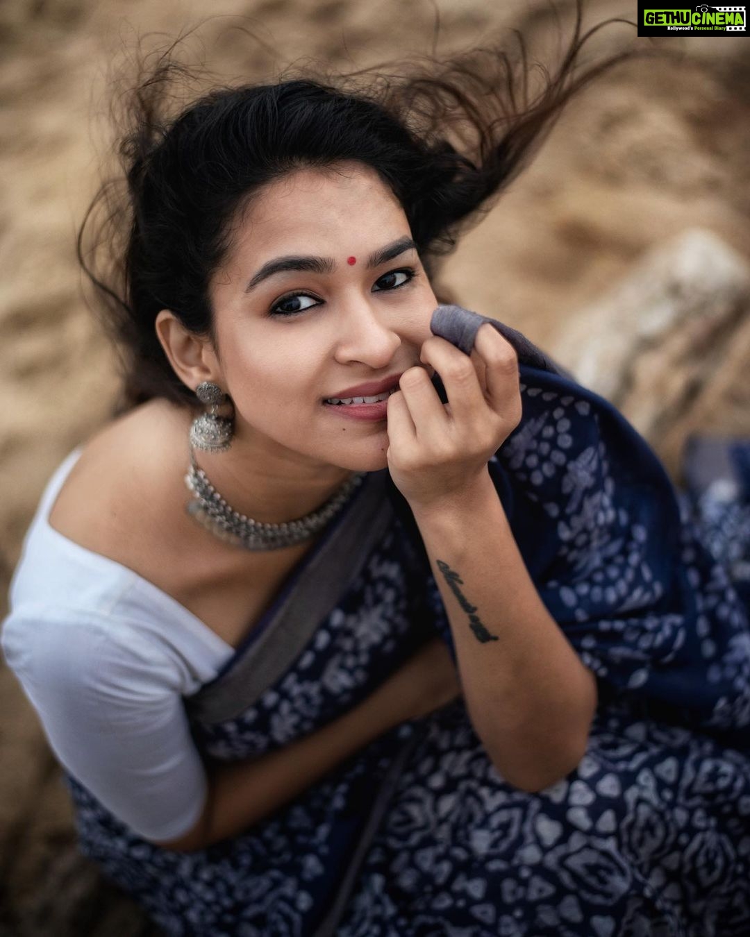 Misha Ghoshal Instagram - Shubho Norbo Borsho 😁 Iniya thamizh puthaandu nal vaazhthukal 😁 #stayblessed