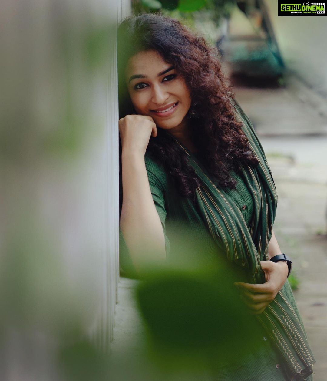 Misha Ghoshal Instagram - Be the vibe, u crave ❤️