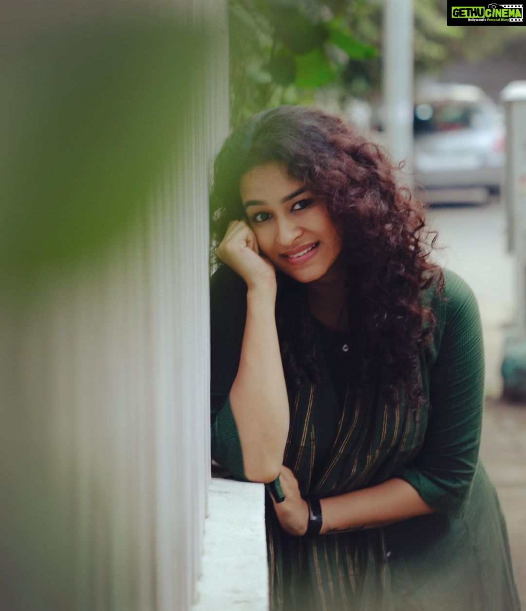 Misha Ghoshal Instagram - Be the vibe, u crave ❤️