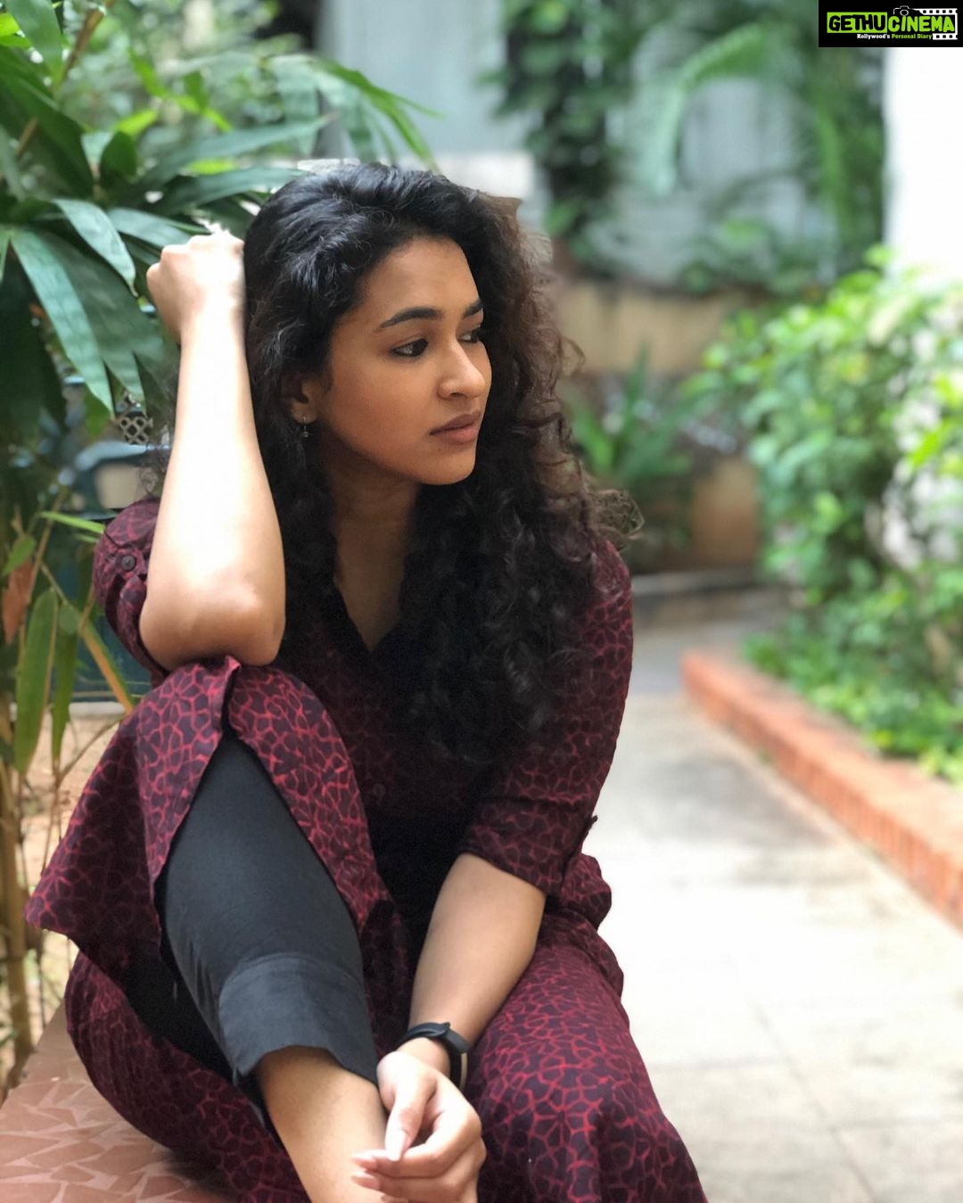 Misha Ghoshal Instagram - Every scar teaches u a lesson #embracelife #staypositive #staystrongblessed ❤️