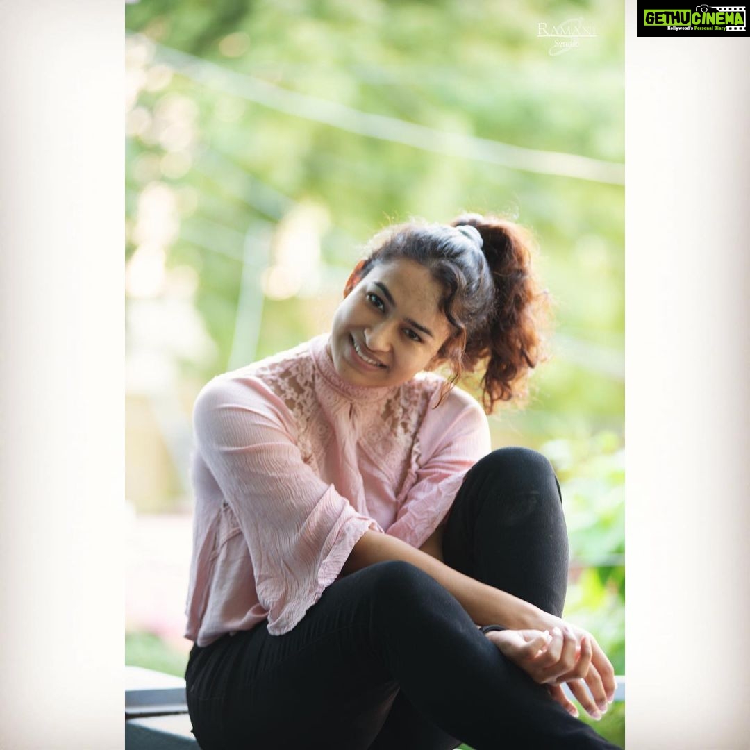 Misha Ghoshal Instagram - Learn to laugh at urself 😂 PC: @ramani_s2udioofficial