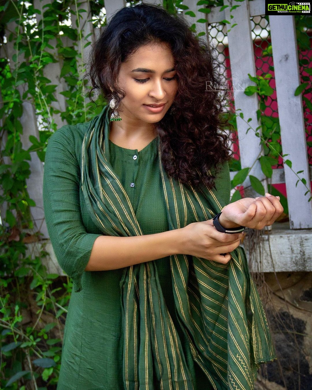 Misha Ghoshal Instagram - @ramani_s2udioofficial