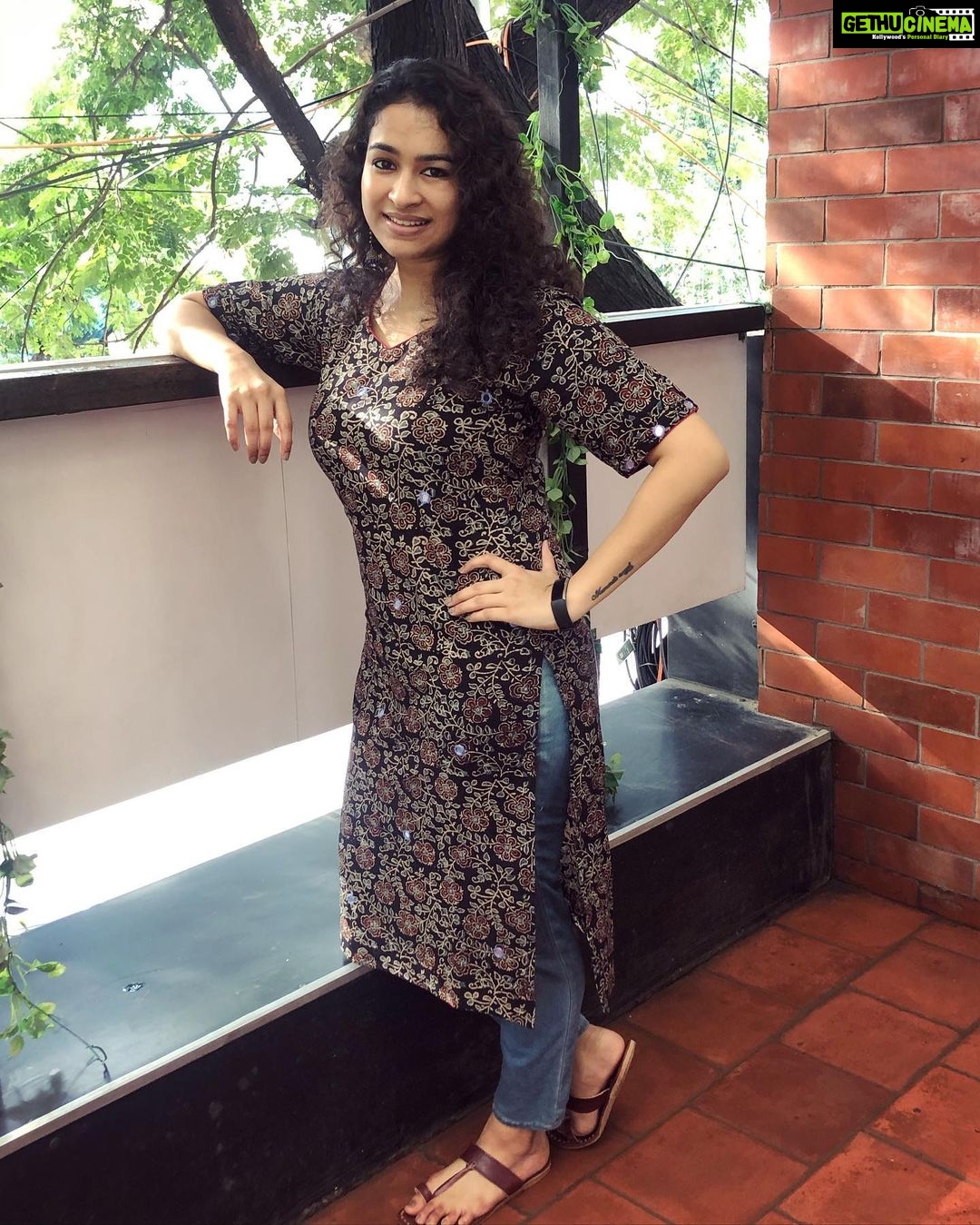 Misha Ghoshal Instagram - It’s all bout loving urself ❤️