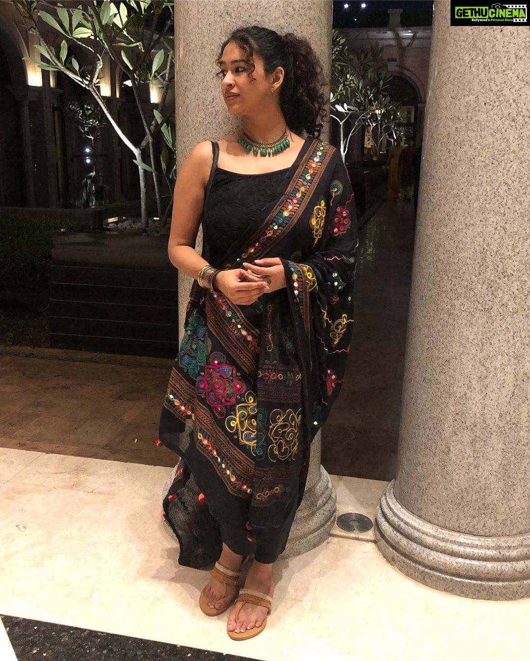 Misha Ghoshal Instagram - Coz #black can never go out of fashion 🖤