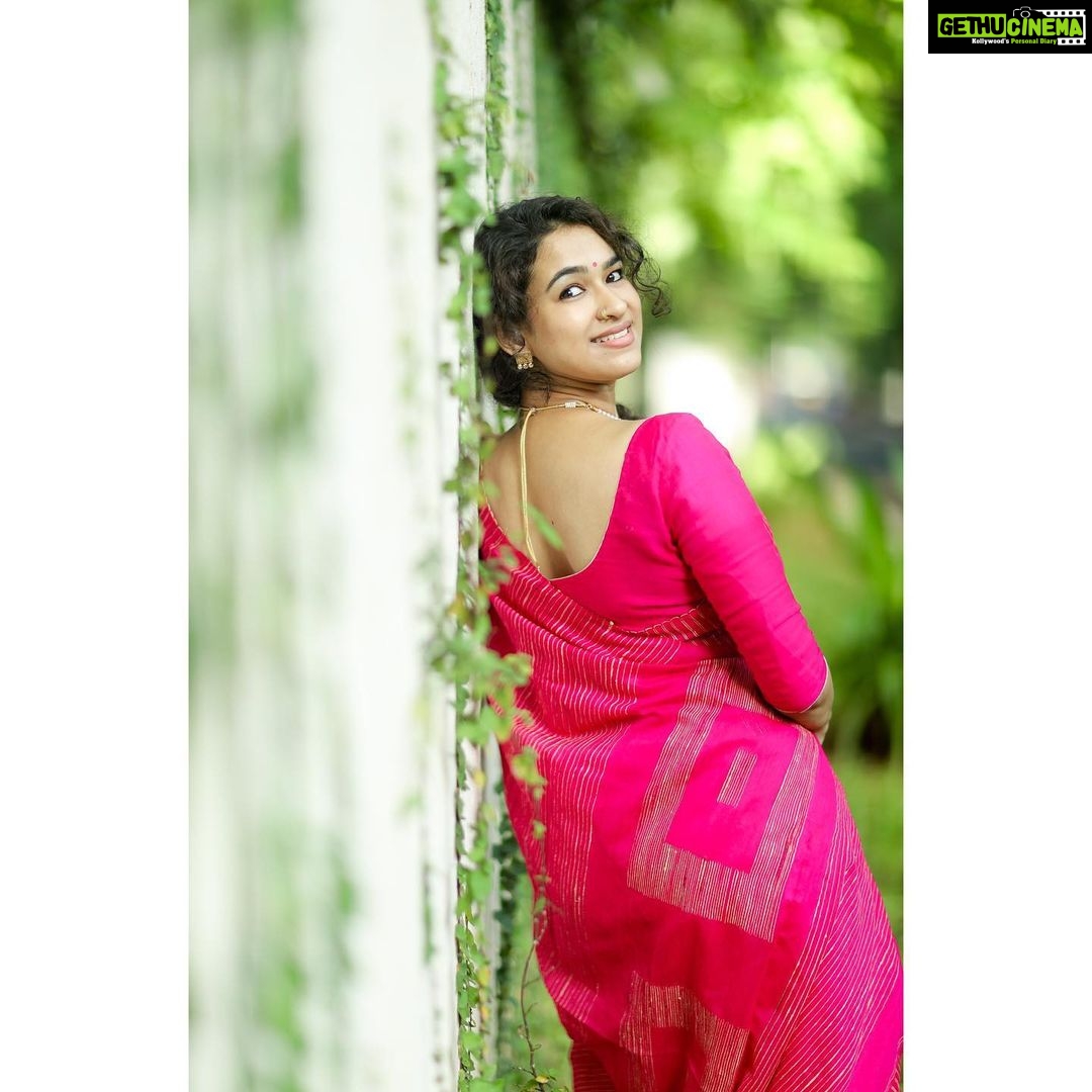 Misha Ghoshal Instagram - Good vibes only πΈπΌ #traditional #sarees PC: @camerasenthil π