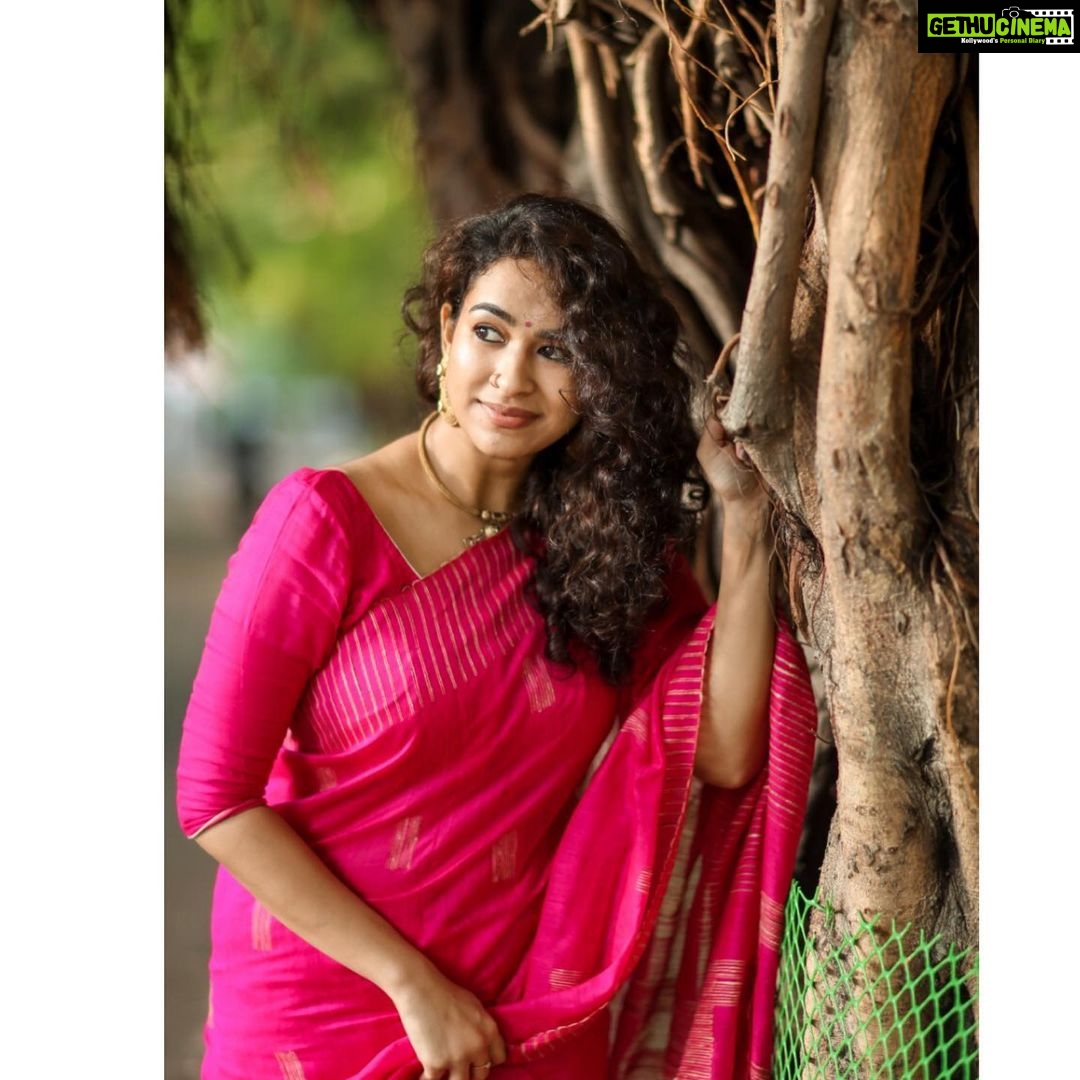Misha Ghoshal Instagram - When you focus on the good, the good gets better 😁#sarees #newbeginnings #happyweekend ❤️ PC: @camerasenthil