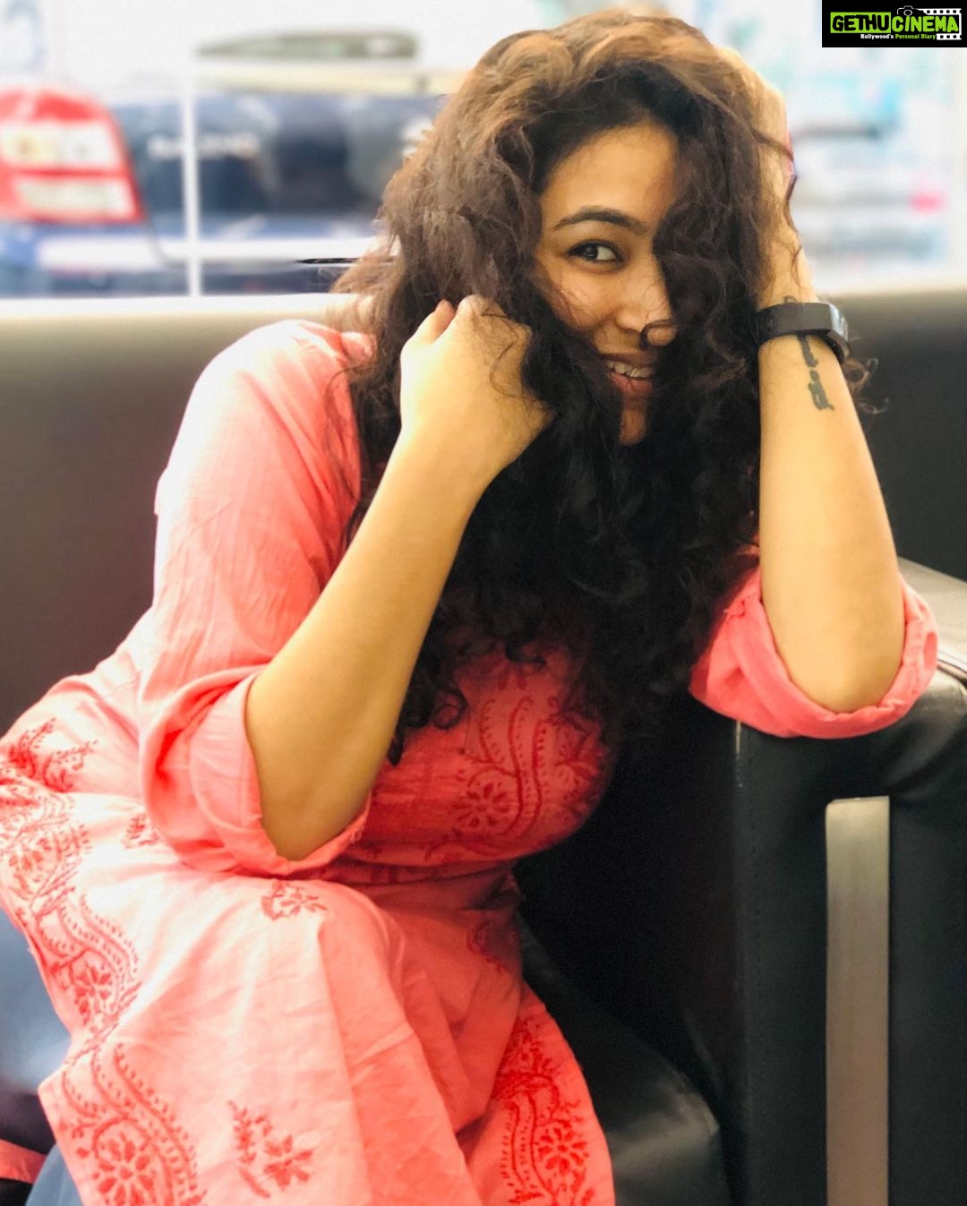Misha Ghoshal Instagram - That boring waiting time is always best to click some pics 😁😉 #boredam #hatewaiting #timepass