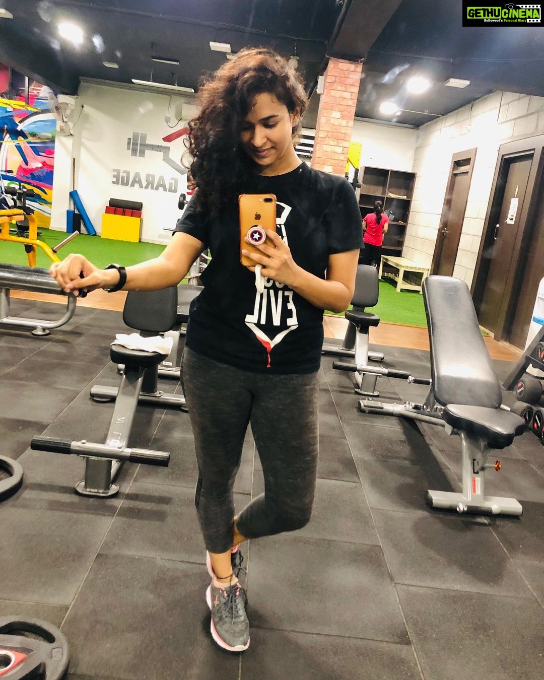 Misha Ghoshal Instagram - #gymlife post workout time pass 😂