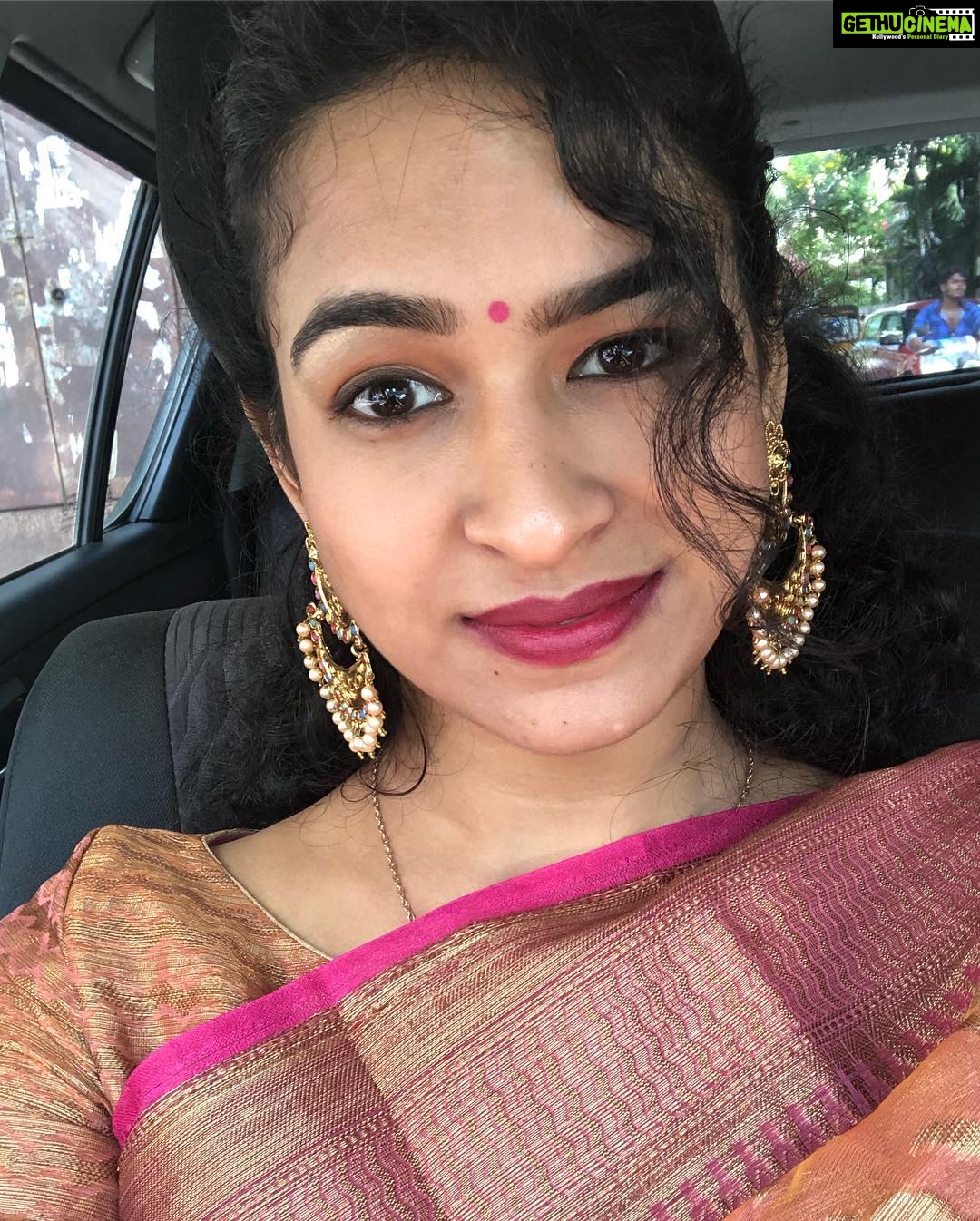 Misha Ghoshal Instagram - Coz when u dress up, itβs mandatory to click selfies πππ
