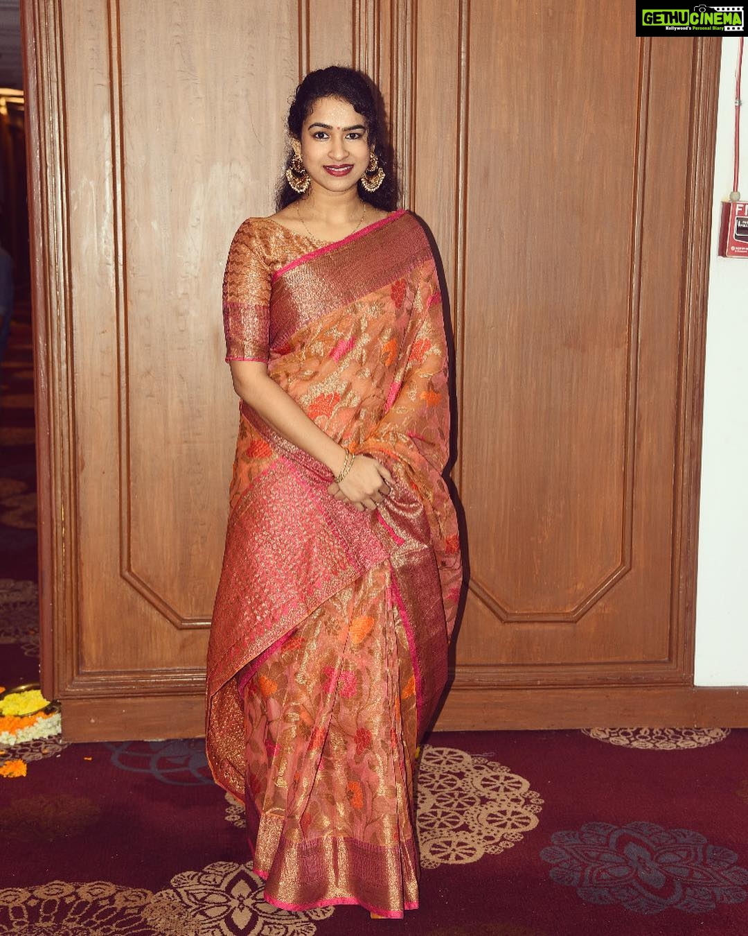 Misha Ghoshal Instagram - Coz when u dress up, itβs mandatory to click selfies πππ