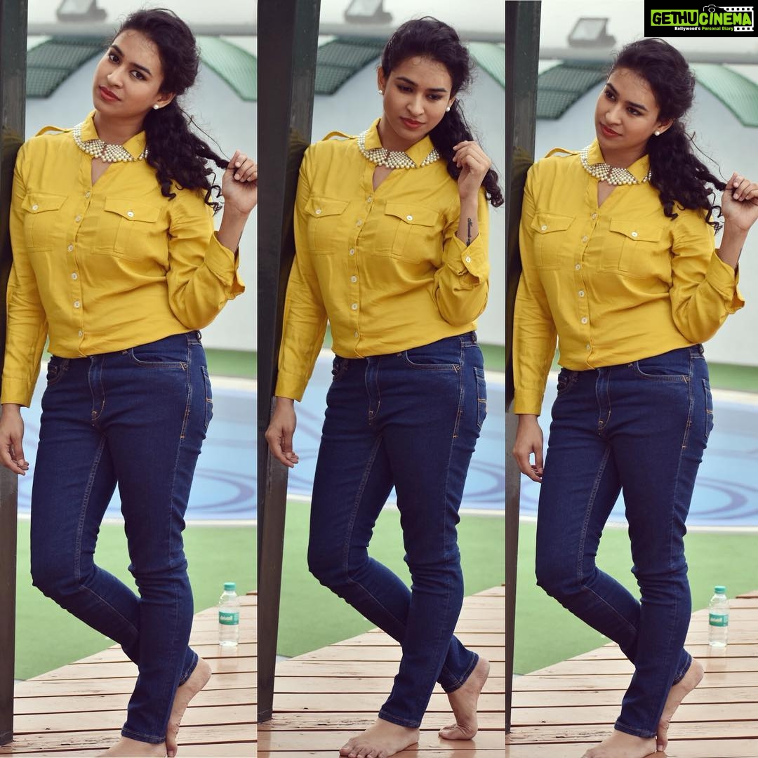 Misha Ghoshal Instagram - Coz sometimes u must try colours, u don’t like too 😉