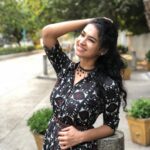 Misha Ghoshal Instagram - When u r just too happy with ur new phone nd decide to do a photo shoot thinking u now own a DSLR 😂😂😂 #iphone8plus #photoshoot #happiness #nostoppingmenow #photographerfrn 😁❤️ @nagoor_photography