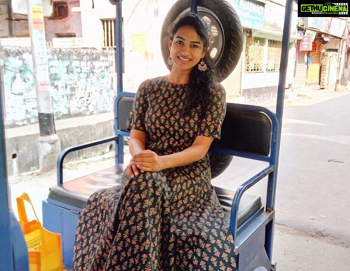 Misha Ghoshal Instagram - Toto Ride 😍 # Kolkatadiaries ❤️