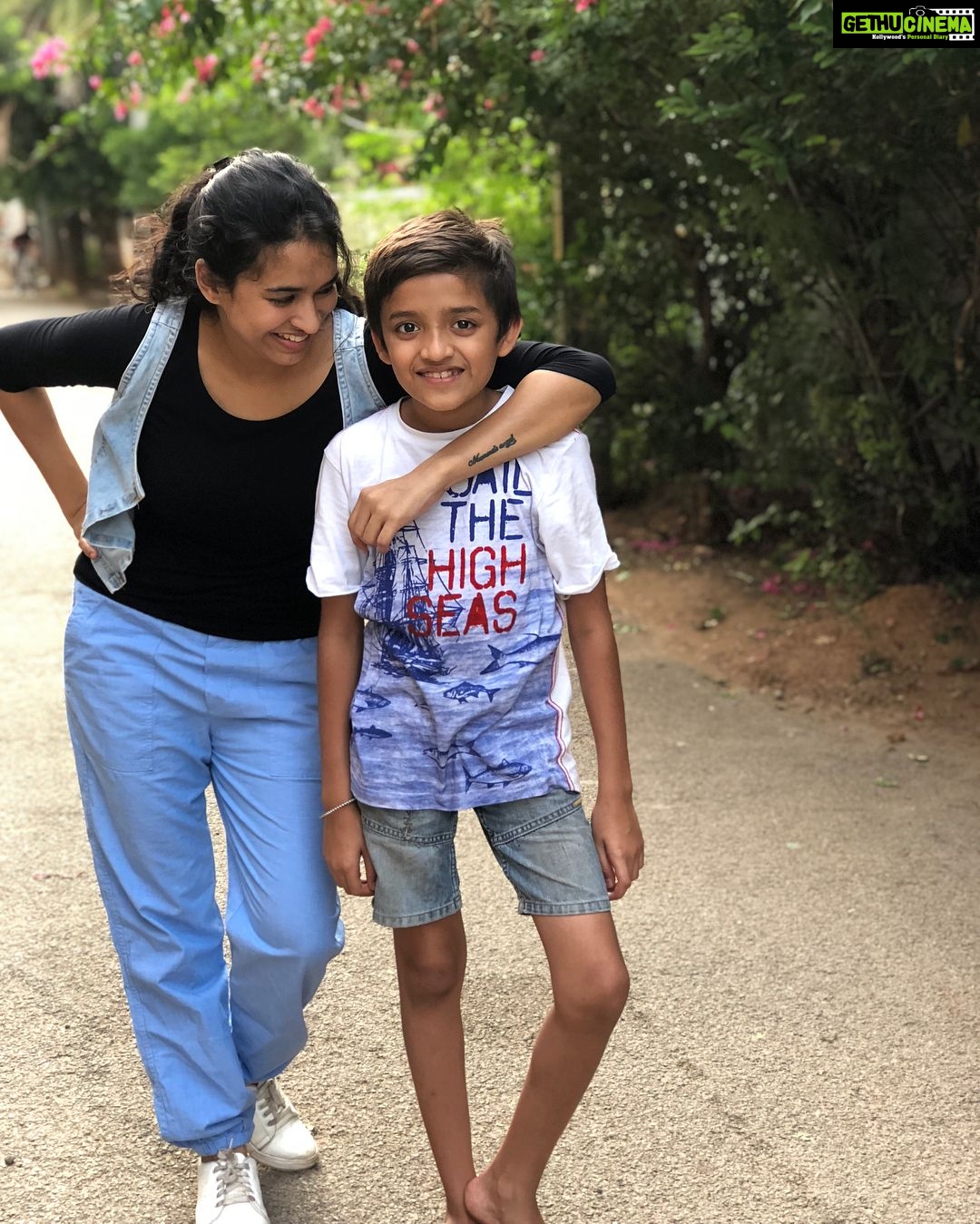 Misha Ghoshal Instagram - With these 2 cuties 😍😍😍 #cousinlove #foreverlove ❤️