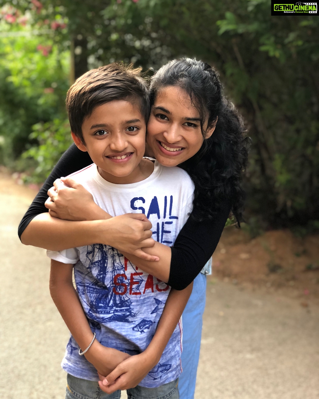 Misha Ghoshal Instagram - With these 2 cuties 😍😍😍 #cousinlove #foreverlove ❤️