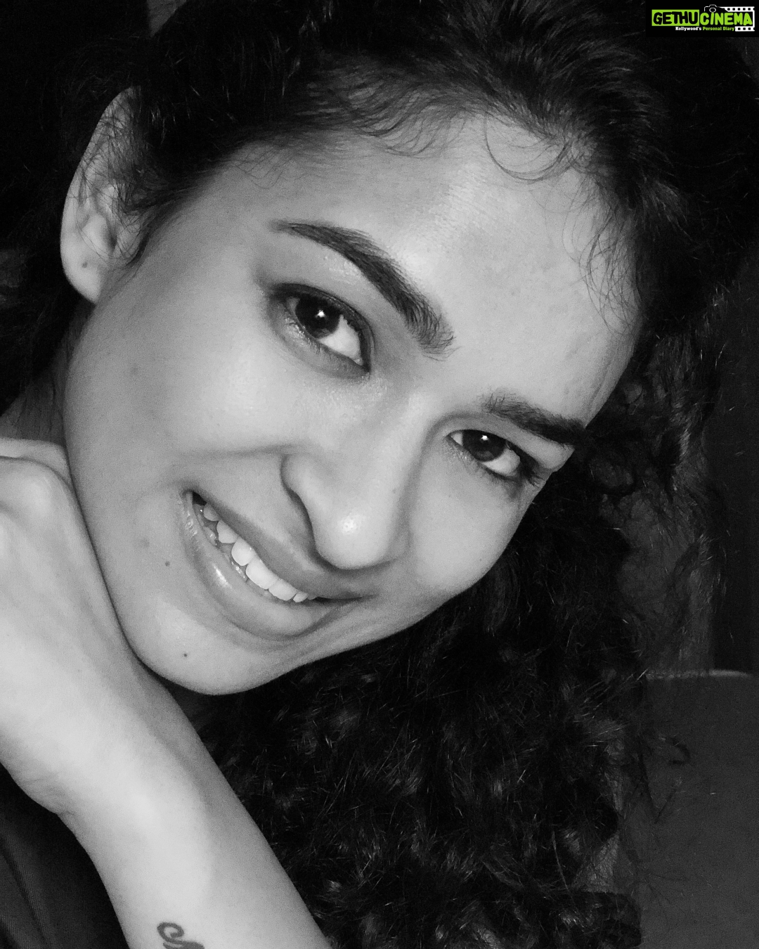 Misha Ghoshal Instagram - Black n white ❤️