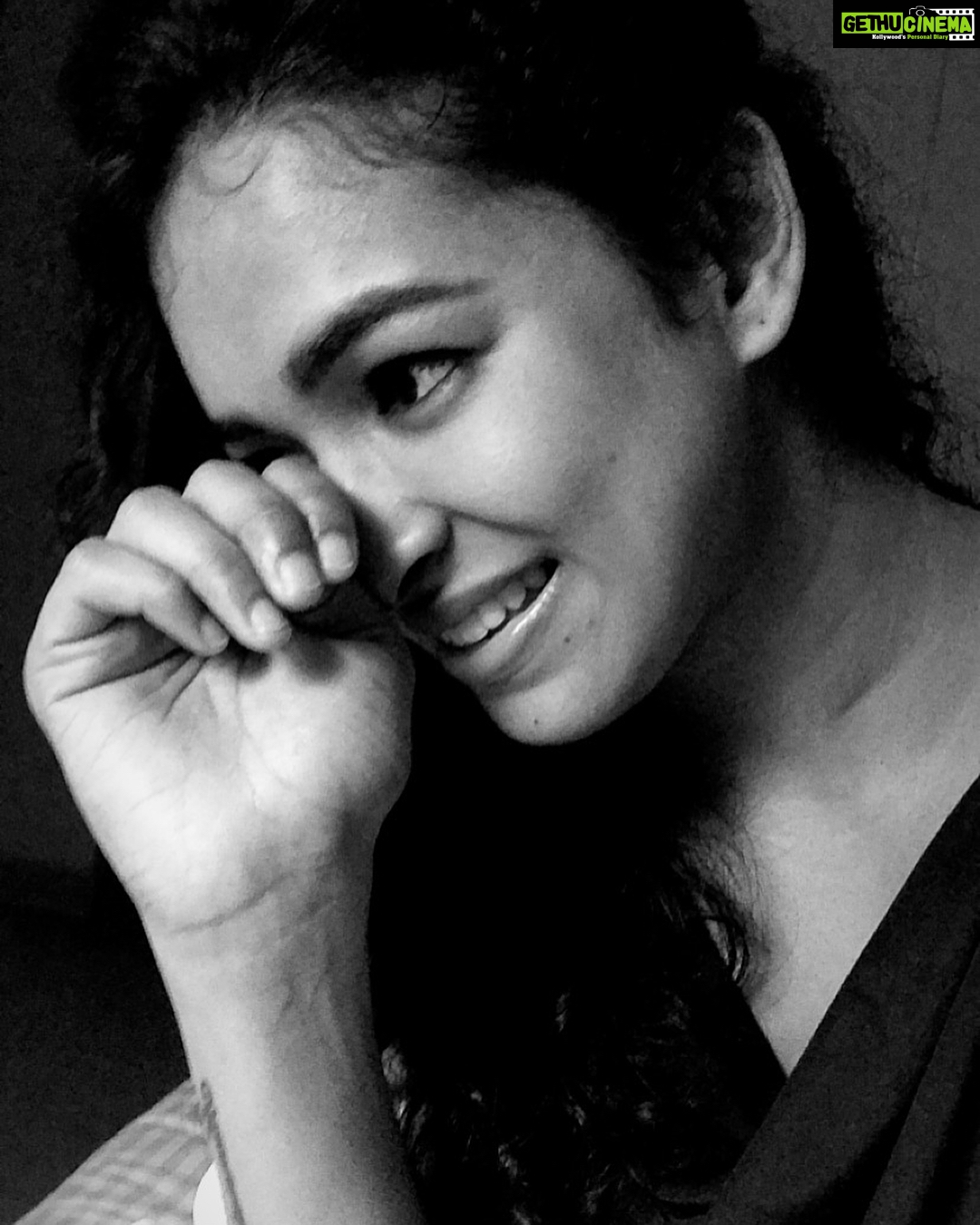 Misha Ghoshal Instagram - Black n white ❤️