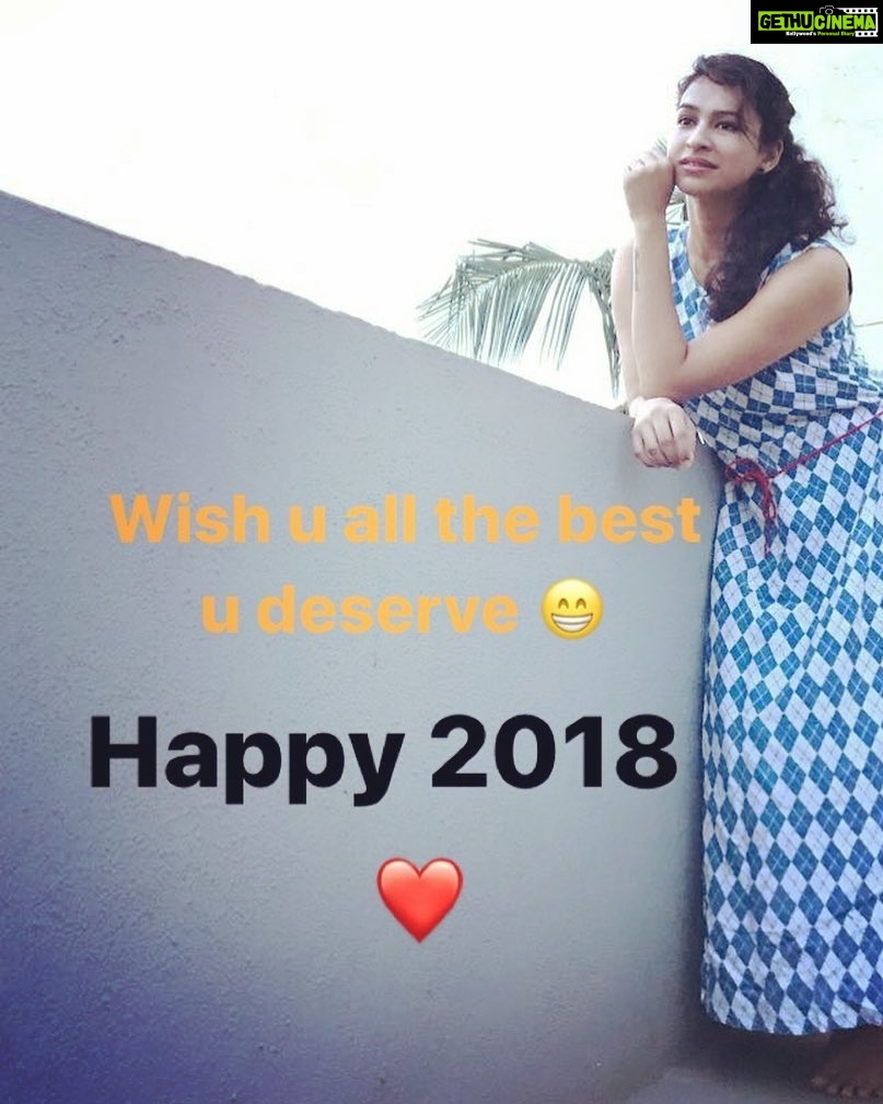 Misha Ghoshal Instagram - Happy New year to one nd all 😁 have a blessed 2018 ❤️