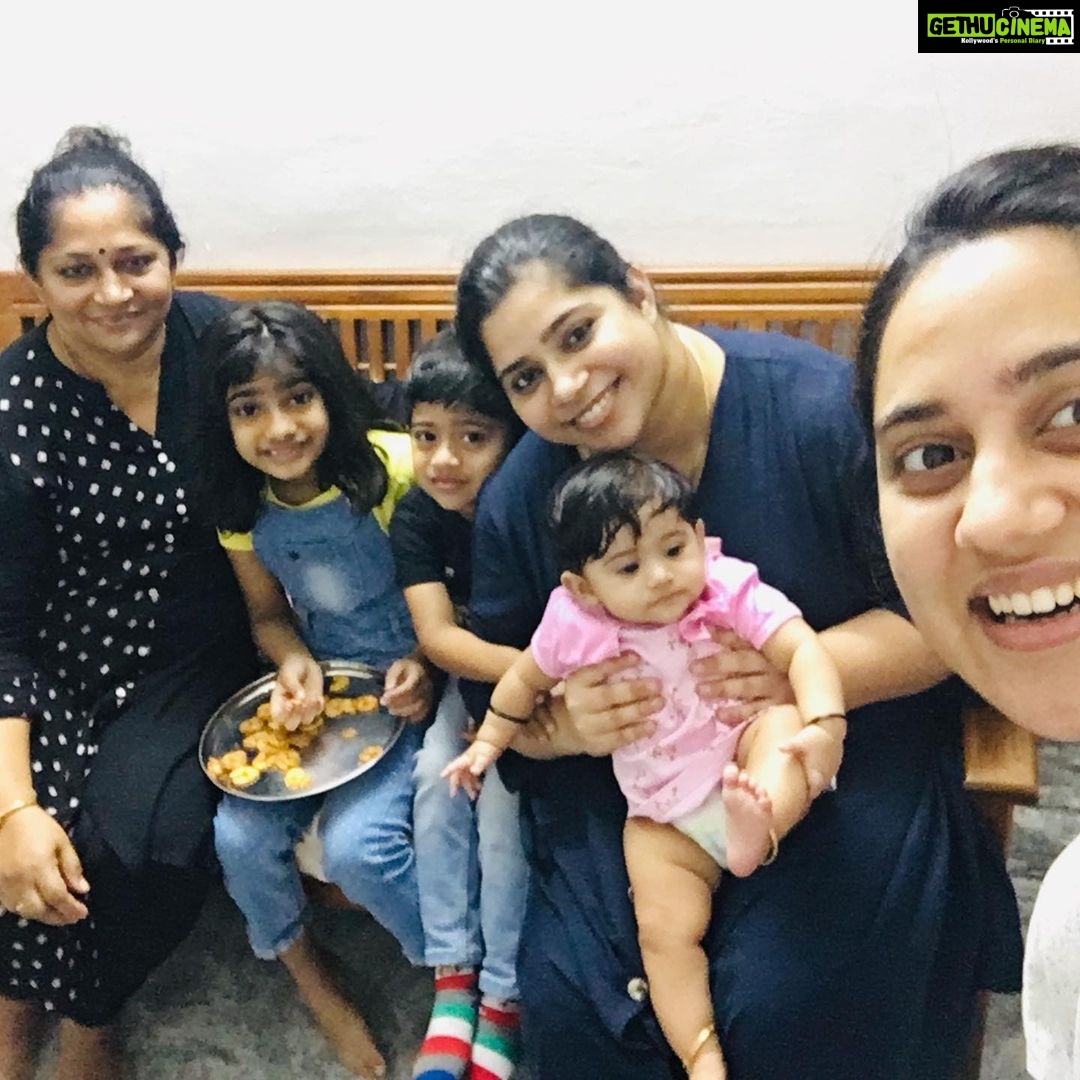 Miya George Instagram - Most important ladies of my lyf in the same pic. Happy Women’s day to all my dear ladies out dere ... Stay happy nd positive ✌️💃